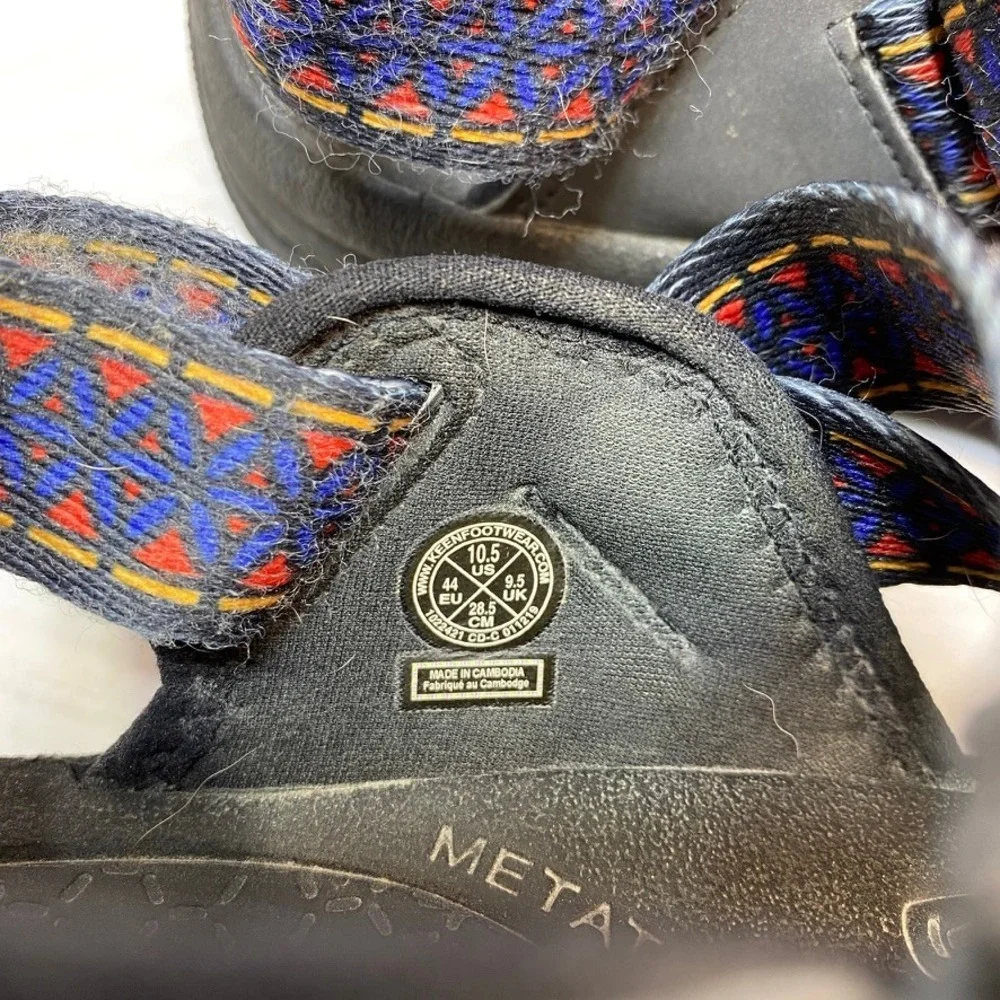 KEEN Mens 10.5 Zerraport II Sandals Hiking Black Blue Red Waterproof Toe Guard